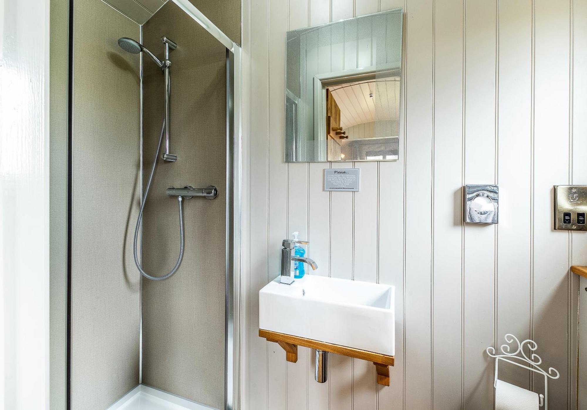 The Little John Petite Cosy Log Cabin - Sleeps 2, Great For Romantic Breaks, Couples, Single Guests, Near Sherwood Forest At Fairview Farm, Nottingham Set In 88 Acres Blidworth Esterno foto